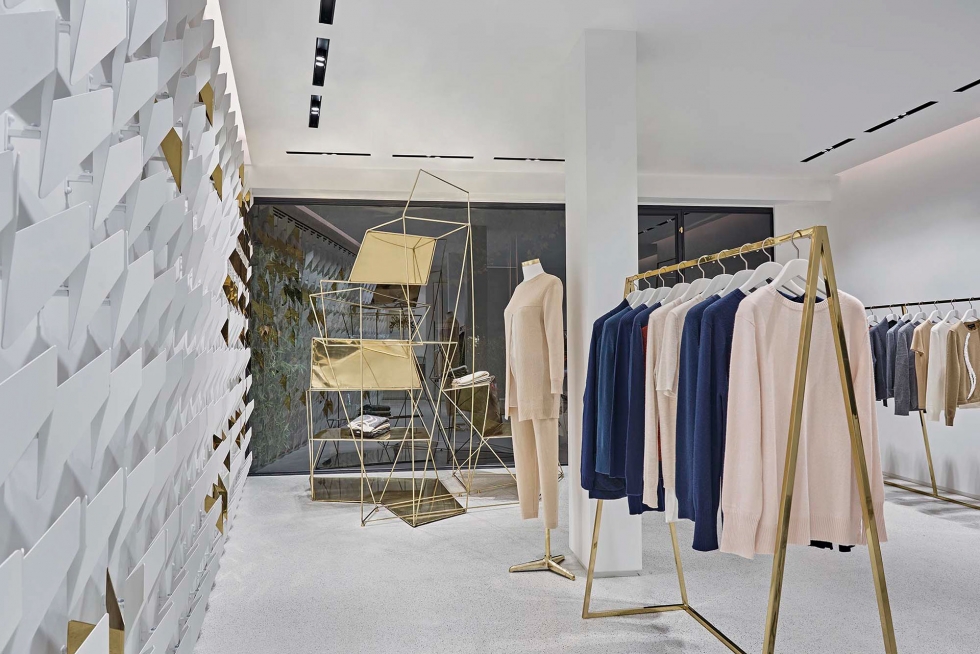 Thiết kế nội thất shop thời trang với gam màu trung tính