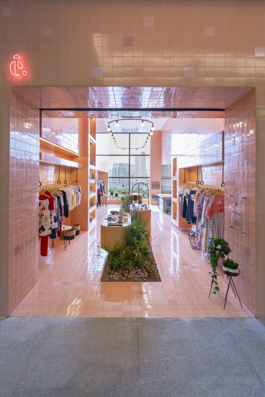 Cách Thiết Kế Shop Quần Áo Hợp Phong Thuỷ Thu Hút Tài Vận