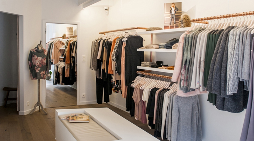 Chất Ngất với những mẹo trang trí shop thời trang này