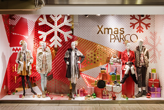 Chiêu thiết kế cửa kính shop mùa Noel cực kỳ đẹp mắt