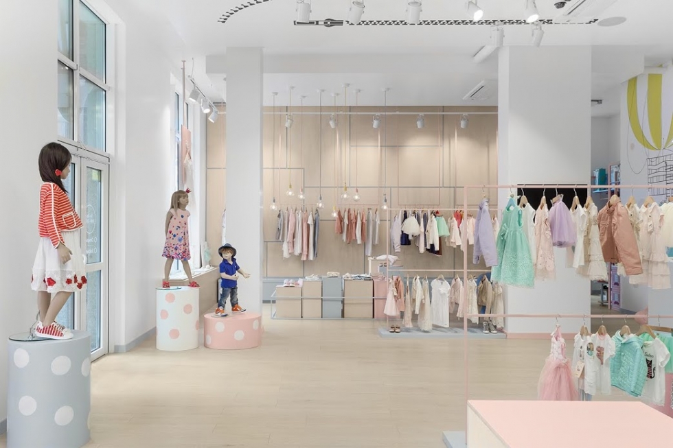 Mẫu thiết kế shop thời trang trẻ em làm nóng lòng hơn cái lạnh mùa đông