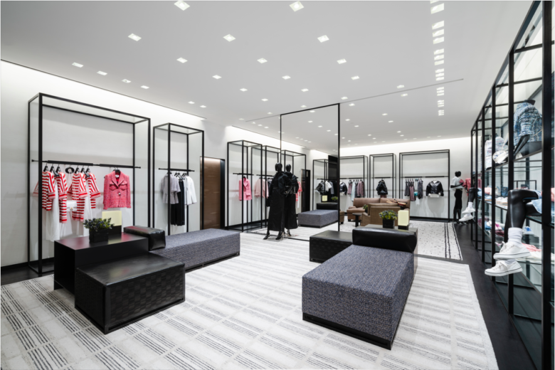 Thiên đường mua sắm nhờ shop thời trang sành điệu này