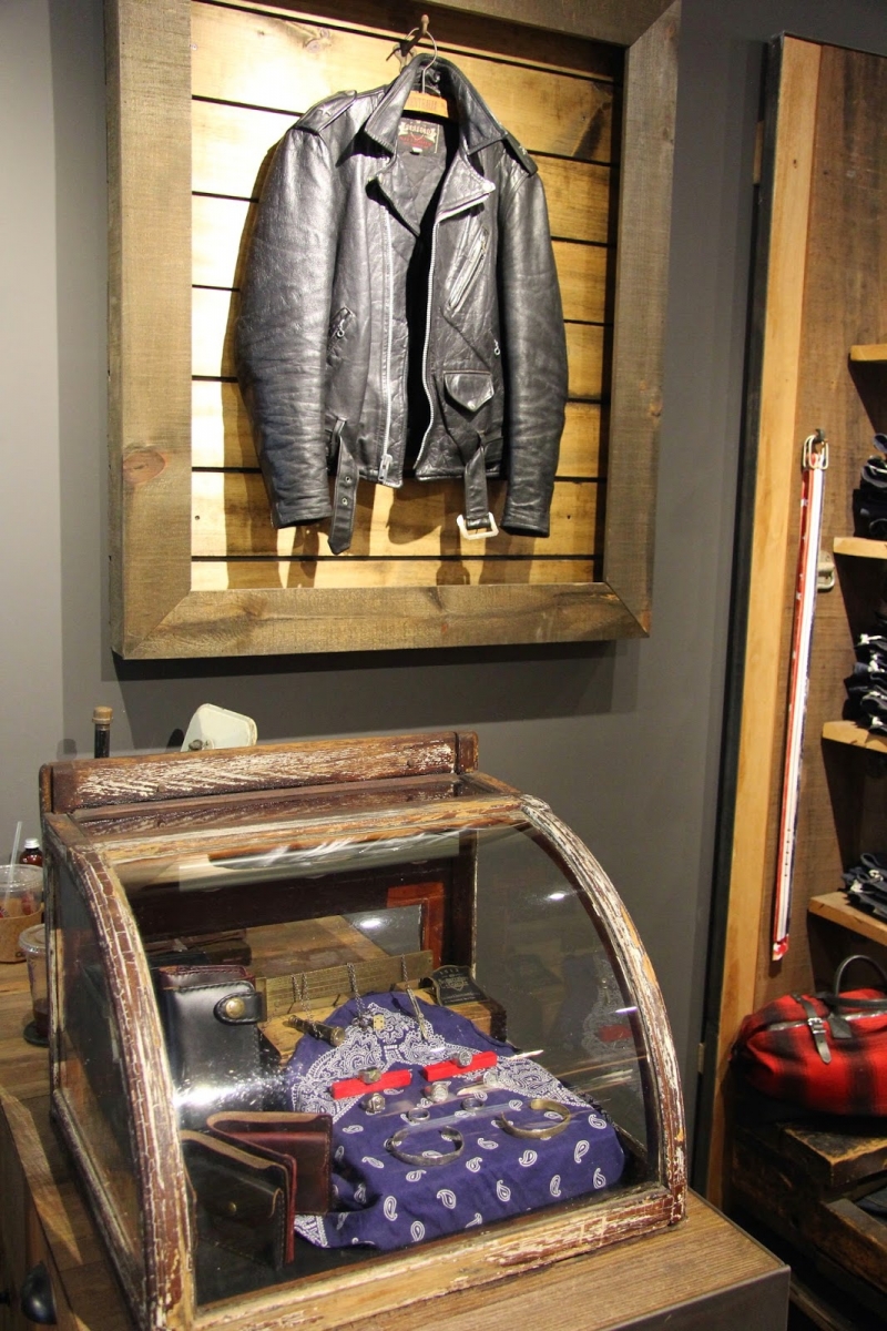 Hình ảnh thực tế của shop thời trang cổ điển Mỹ