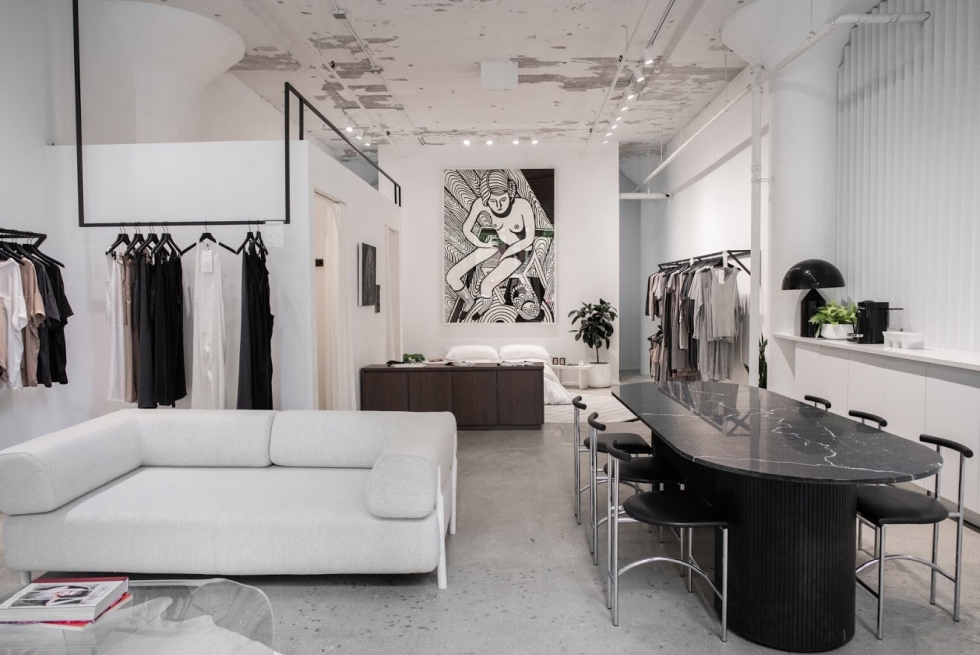 Thiết kế shop thời trang - Quần áo độc và lạ