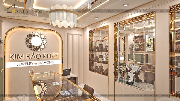 Hệ thống tủ kính âm tường, giúp trưng bày được nhiều mặt hàng trang sức