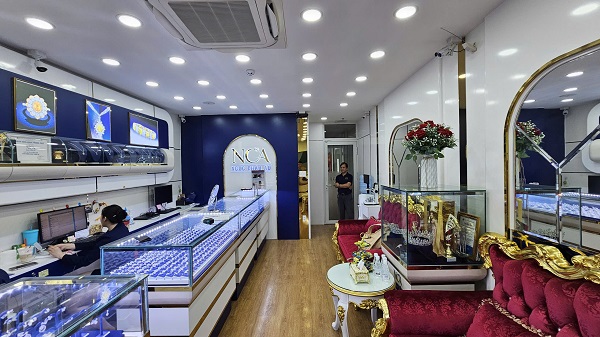 Hiện trạng trước khi thiết kế tiệm vàng trang sức NCA, Tân Bình
